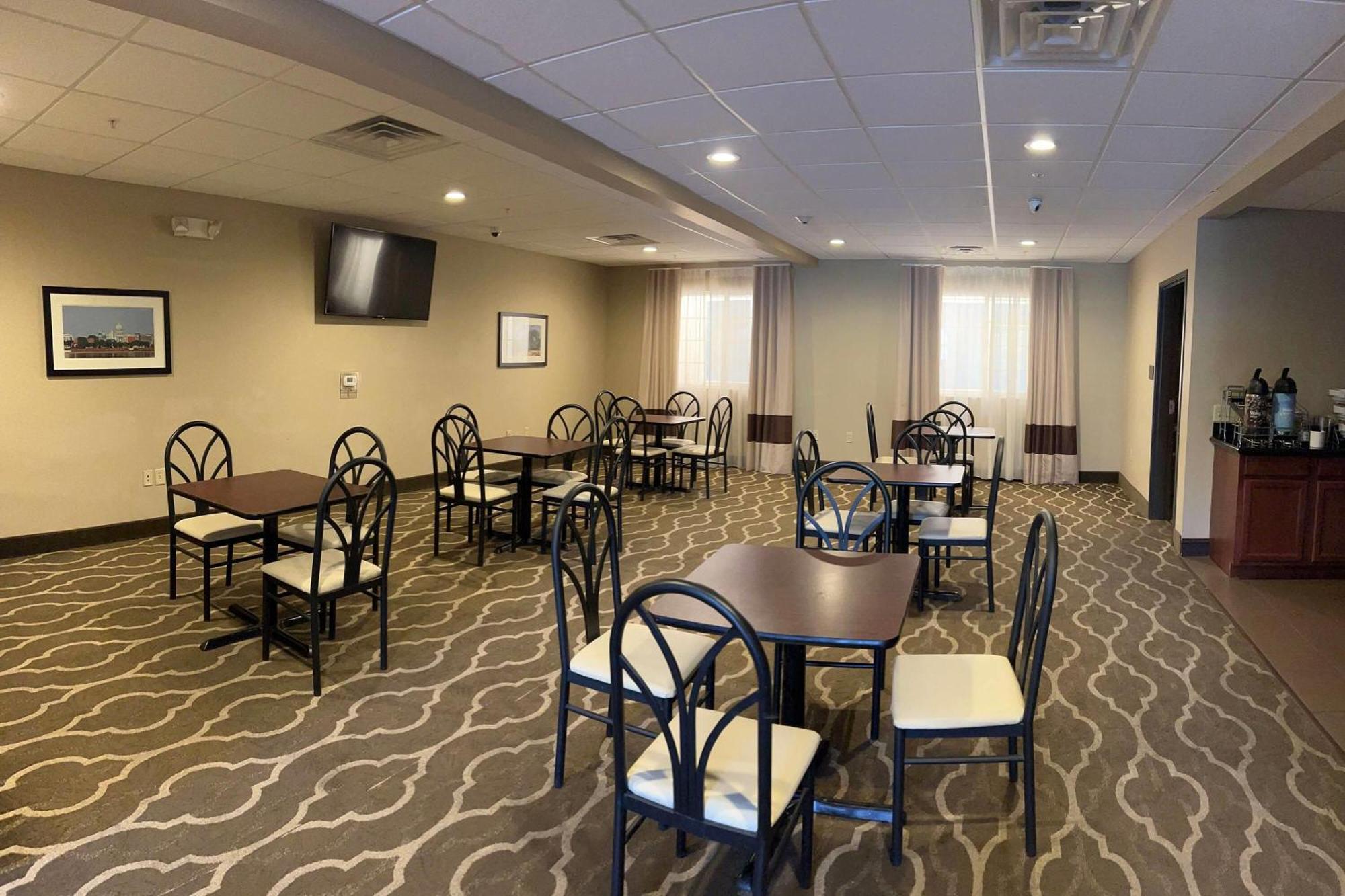 Days Inn & Suites By Wyndham Manheim Lebanon Ngoại thất bức ảnh