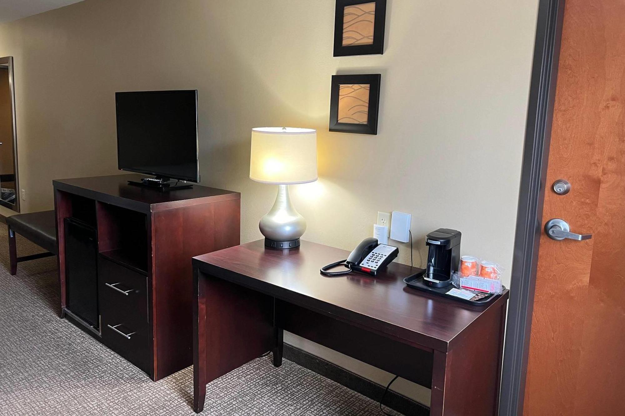 Days Inn & Suites By Wyndham Manheim Lebanon Ngoại thất bức ảnh